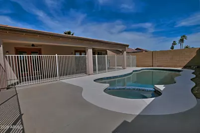 13253 W Paradise Lane, Surprise, AZ 85374 - Photo 32