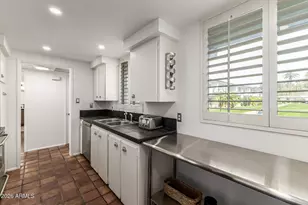 3242 E Camelback Rd, Phoenix, AZ 85018 - Photo 12