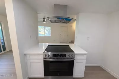 10215 N 8th Street #B, Phoenix, AZ 85020 - Photo 2