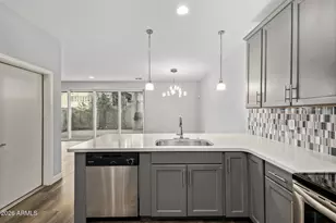 2315 E Pinchot Ave, Phoenix, AZ 85016 - Photo 8