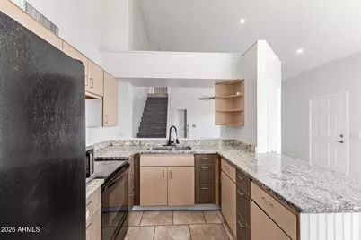 8902 W Vale Drive, Phoenix, AZ 85037 - Photo 10