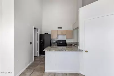 8902 W Vale Drive, Phoenix, AZ 85037 - Photo 8