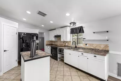 16022 N 70th Avenue, Peoria, AZ 85382 - Photo 8