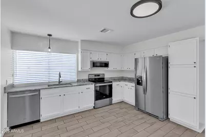 5543 W Golden Lane, Glendale, AZ 85302 - Photo 8