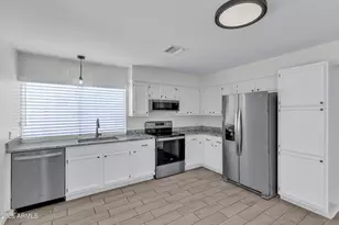 5543 W Golden Ln, Glendale, AZ 85302 - Photo 8