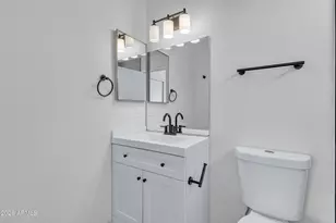 5543 W Golden Ln, Glendale, AZ 85302 - Photo 18