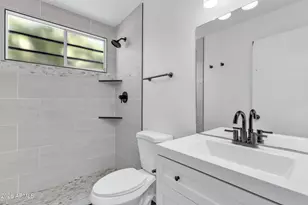 5543 W Golden Ln, Glendale, AZ 85302 - Photo 16