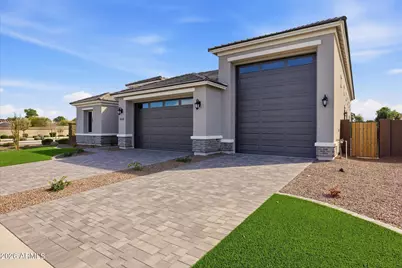 7379 W Lisbon Lane, Peoria, AZ 85381 - Photo 2