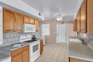 10210 W Sun City Blvd, Sun City, AZ 85351 - Photo 10