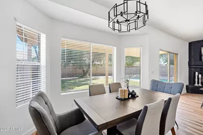 11446 W Clover Way, Avondale, AZ 85392 - Photo 6