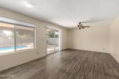 925 W Mendoza Avenue, Mesa, AZ 85210 - Photo 10