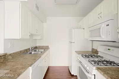 3828 N 32nd Street #104, Phoenix, AZ 85018 - Photo 8