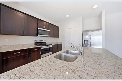 43721 W Acacia Avenue, Maricopa, AZ 85138 - Photo 2