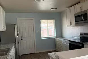 3725 W Keim Dr, Phoenix, AZ 85019 - Photo 14