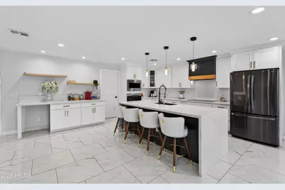 7148 W Catalina Drive, Phoenix, AZ 85033 - Photo 6