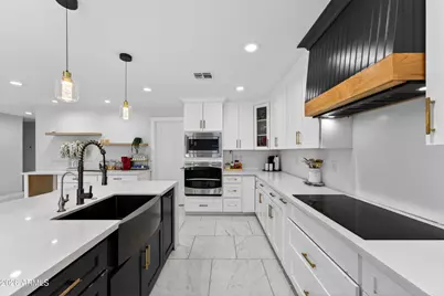 7148 W Catalina Drive, Phoenix, AZ 85033 - Photo 8