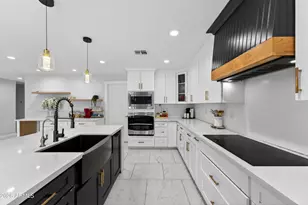 7148 W Catalina Dr, Phoenix, AZ 85033 - Photo 8