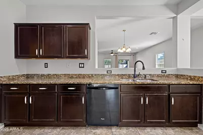 10802 W Saddlehorn Road, Peoria, AZ 85383 - Photo 8