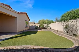 10802 W Saddlehorn Rd, Peoria, AZ 85383 - Photo 2