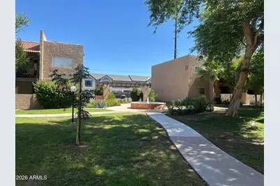 5525 E Thomas Road #Unit R8, Phoenix, AZ 85018 - Photo 2