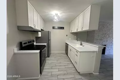 5525 E Thomas Road #Unit R8, Phoenix, AZ 85018 - Photo 8