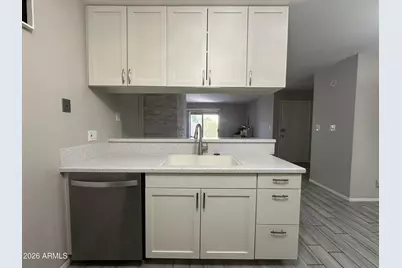 5525 E Thomas Road #Unit R8, Phoenix, AZ 85018 - Photo 6