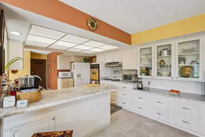 9843 W Wrangler Drive, Sun City, AZ 85373 - Photo 10