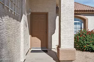 1948 E Carla Vista Dr, Chandler, AZ 85225 - Photo 4