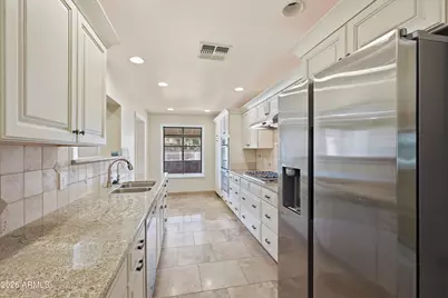 3223 E Weldon Avenue, Phoenix, AZ 85018 - Photo 20