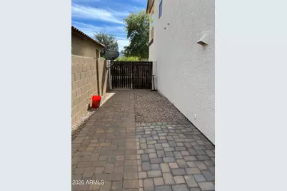 2552 W Saint Catherine Avenue, Phoenix, AZ 85041 - Photo 18