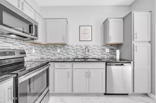 8326 N 22nd Ln, Phoenix, AZ 85021 - Photo 10