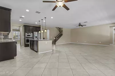 9382 W Louise Drive, Peoria, AZ 85383 - Photo 10