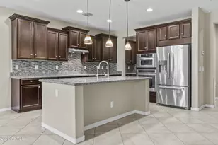 9382 W Louise Dr, Peoria, AZ 85383 - Photo 6