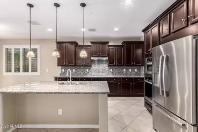 9382 W Louise Drive, Peoria, AZ 85383 - Photo 4