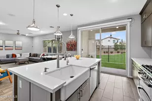 690 N Sparrow Ct, Gilbert, AZ 85234 - Photo 14