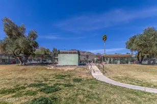 10207 North 8th St, Phoenix, AZ 85020 - Photo 16