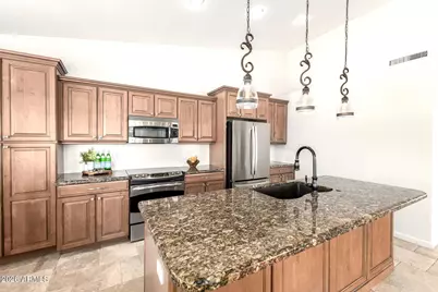 3827 E Glenhaven Drive, Phoenix, AZ 85048 - Photo 10