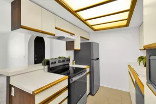 7557 N Dreamy Draw Dr, Phoenix, AZ 85020 - Photo 8