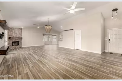 4341 E Betty Elyse Lane, Phoenix, AZ 85032 - Photo 8