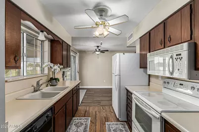 9245 N 109th Drive, Sun City, AZ 85351 - Photo 10