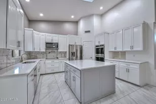 1942 E Claire Dr E, Phoenix, AZ 85022 - Photo 4