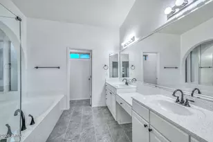 1942 E Claire Dr E, Phoenix, AZ 85022 - Photo 30