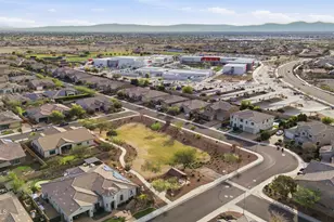 9393 W Daley Ln, Peoria, AZ 85383 - Photo 38