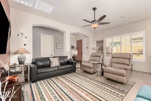 8653 E Ivy St, Mesa, AZ 85207 - Photo 2