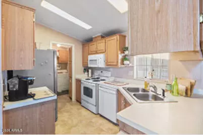 450 W Sunwest Drive #194, Casa Grande, AZ 85122 - Photo 2