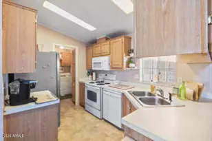 450 W Sunwest Dr, Casa Grande, AZ 85122 - Photo 2