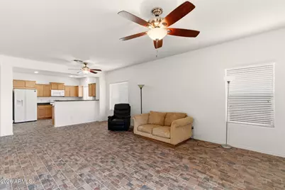 7295 W Candlewood Way, Florence, AZ 85132 - Photo 2