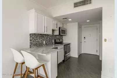 4750 N Central Avenue #E16, Phoenix, AZ 85012 - Photo 8