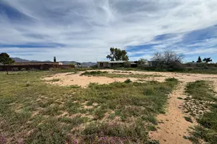 26715 S Grandview Dr, Congress, AZ 85332 - Photo 1