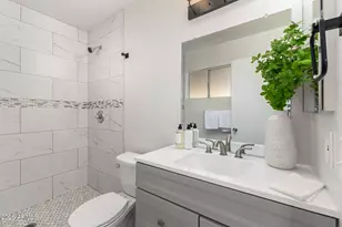 7118 W Earll Dr, Phoenix, AZ 85033 - Photo 6